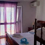 Nikola - Rina Apartament *