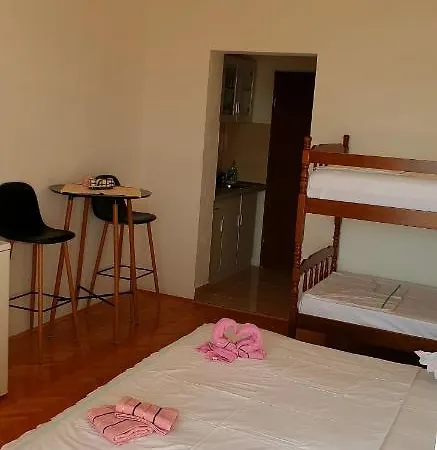 Apartman Nikola - Rina *
